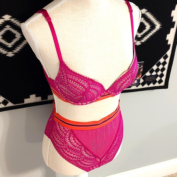 🥰GUC Victoria's Secret Very Sexy Lightly Lined Plunge & Hi-Waist Cheeky, 34B/SM - Picture 5 of 16